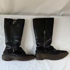 UGG Black leather Women's Winter Boots. Size 7.